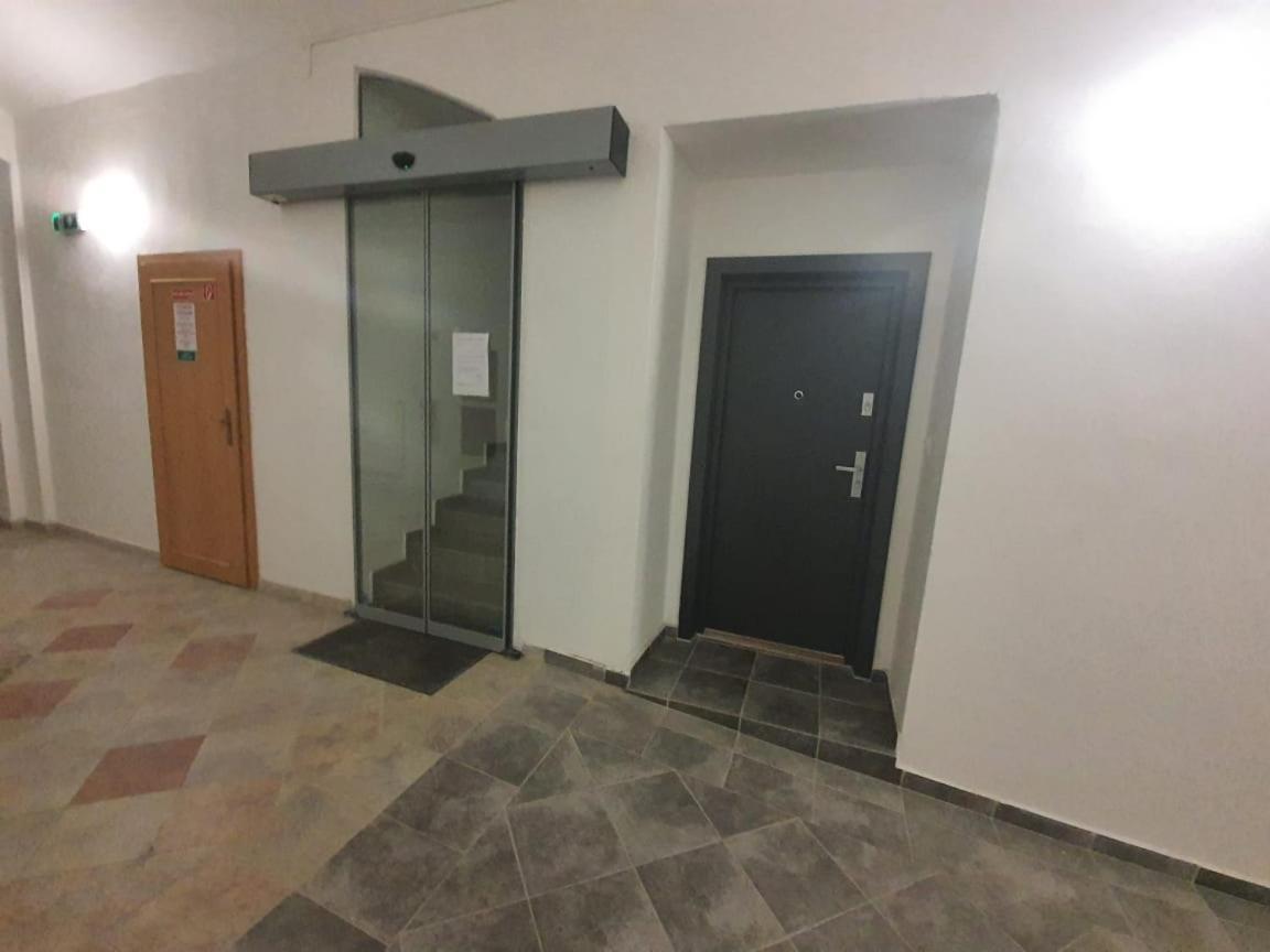 Appartamento Monar Exclusive Center Free Parking In Garage Košice Esterno foto