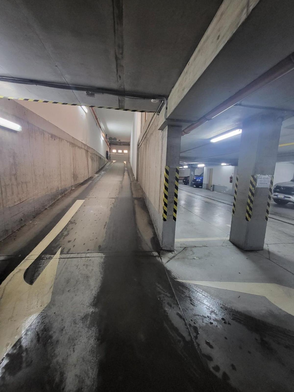Appartamento Monar Exclusive Center Free Parking In Garage Košice Esterno foto