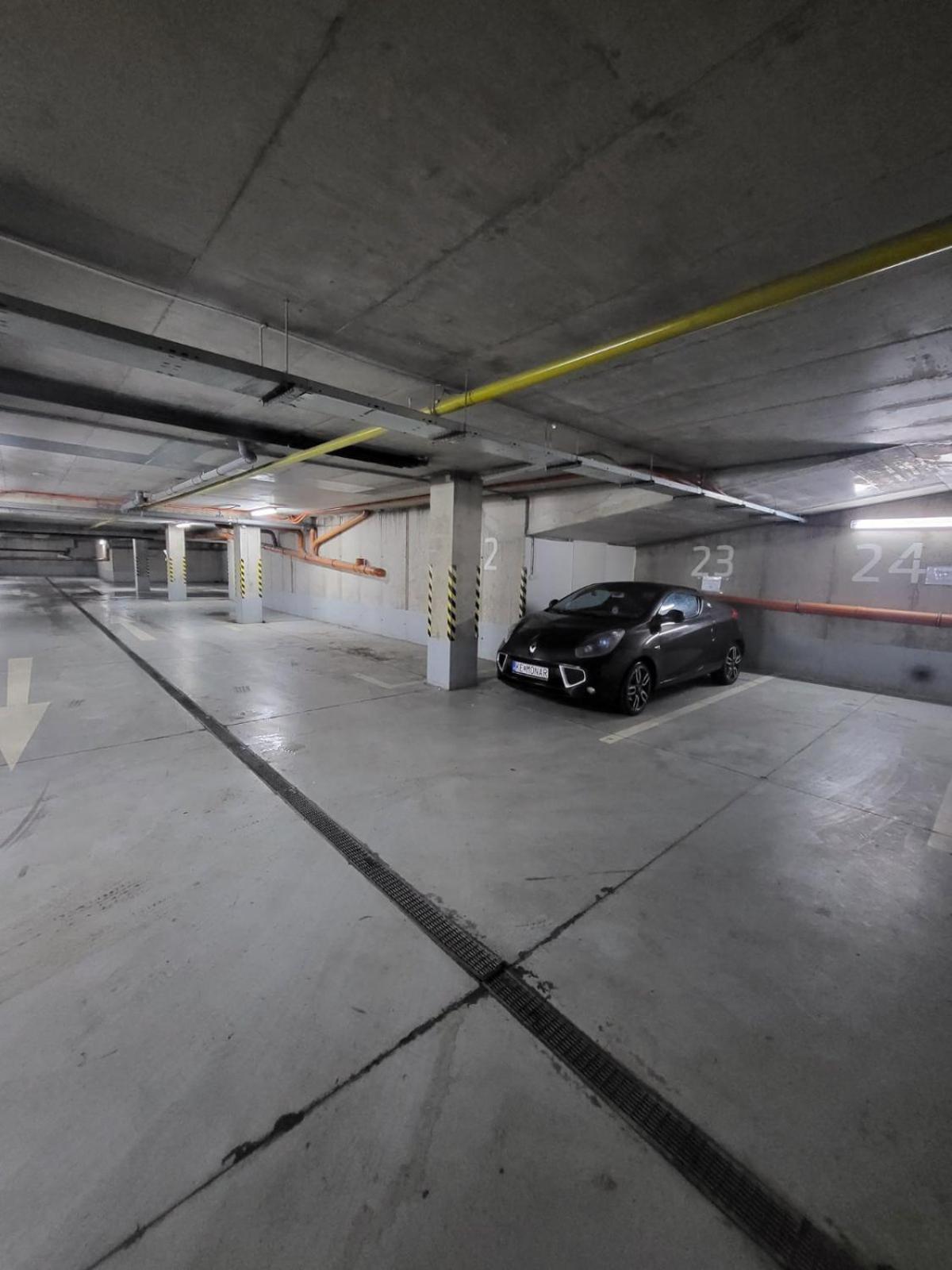 Appartamento Monar Exclusive Center Free Parking In Garage Košice Esterno foto